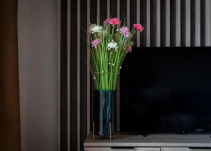 Przytulny Kat W Park W Budynku Z Basenem, Sauna, Jacuzzi * 斯克拉斯卡波伦巴