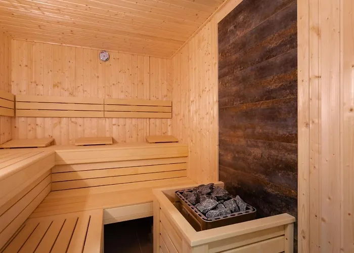 Przytulny Kat W Park W Budynku Z Basenem, Sauna, Jacuzzi 公寓
